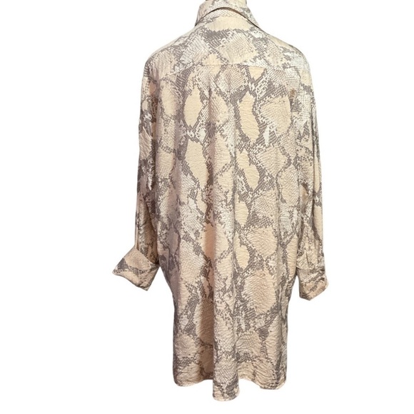 H&m- neutral snakeskin print crepe fabric button down tie front tunic/mini dress - Picture 4 of 12